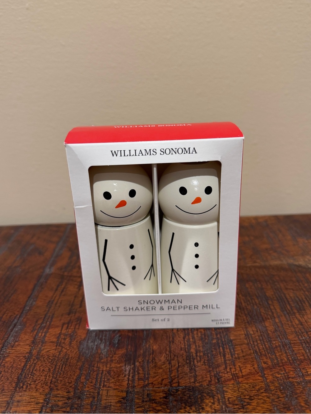 Williams Sonoma White Snowman Salt & Pepper Shaker Set